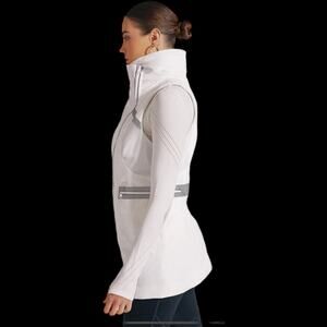 NWOT $178 Blanc Noir Reflective Elongated White Vest Size Small